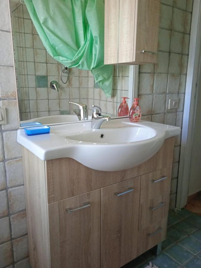 Bed and Breakfast Sa Domo De Afra Стинтино Экстерьер фото